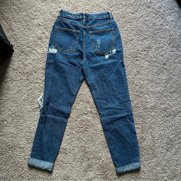 BDG UO High-Waisted Mom Distressed Destroyed Medium Wash Blue Jeans Size 27 - Picture 4 of 14